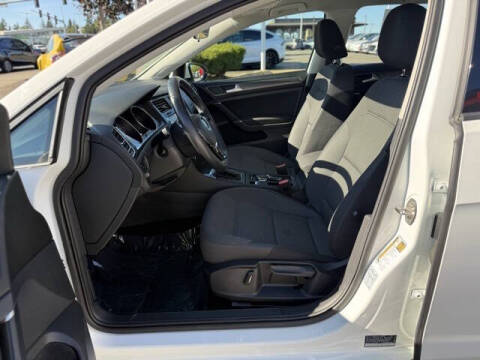 2019 Volkswagen e-Golf SE