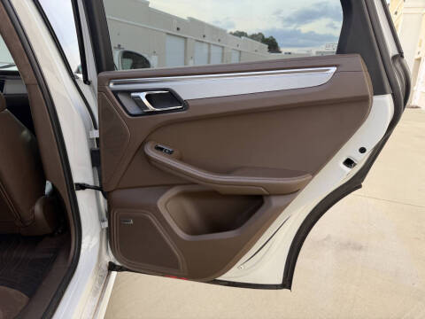 2016 Porsche Macan Turbo