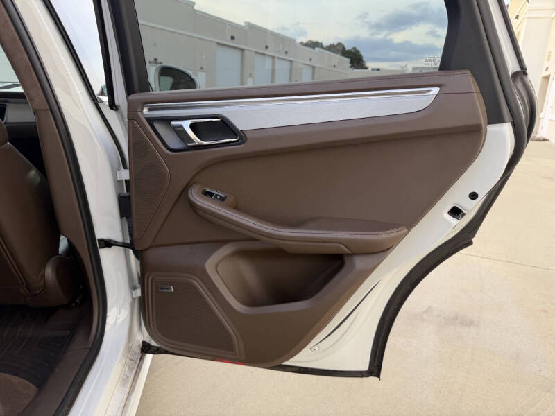 2016 Porsche Macan Turbo