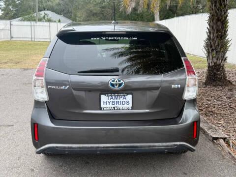 2017 Toyota Prius v Five