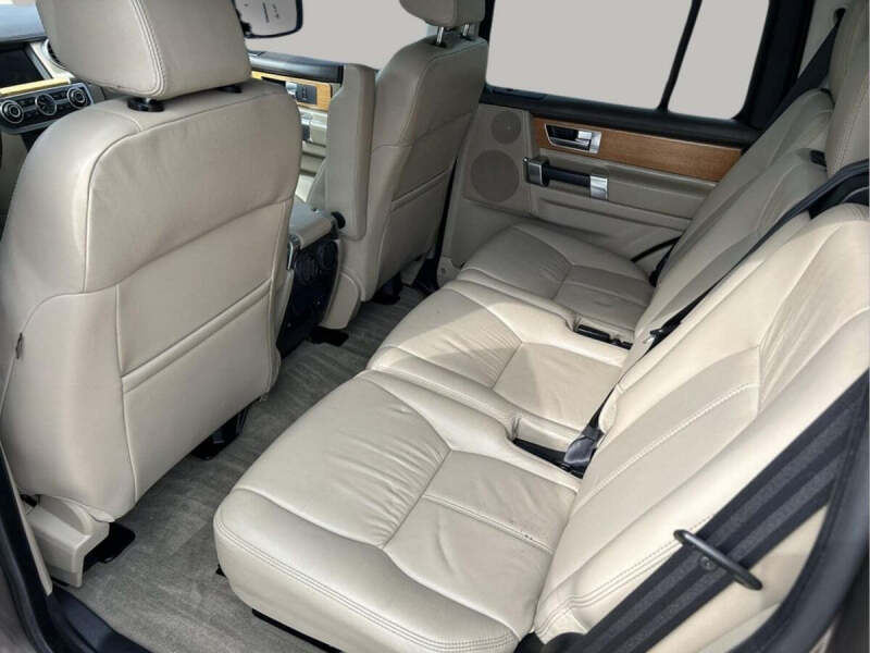 2015 Land Rover LR4 HSE LUX
