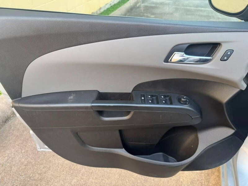 2015 Chevrolet Sonic LT Auto