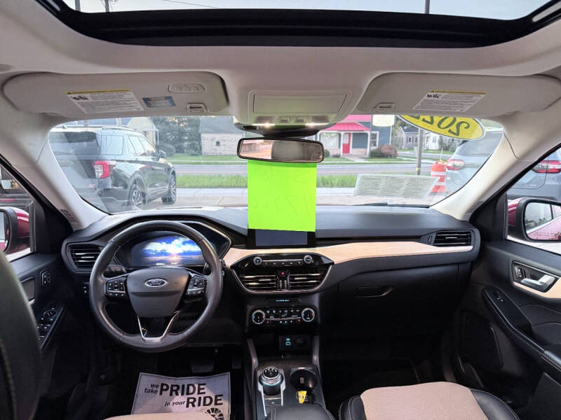 2022 Ford Escape Plug-In Hybrid Titanium