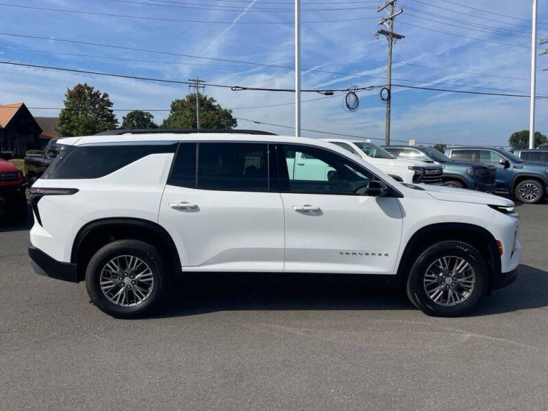 2025 Chevrolet Traverse LT