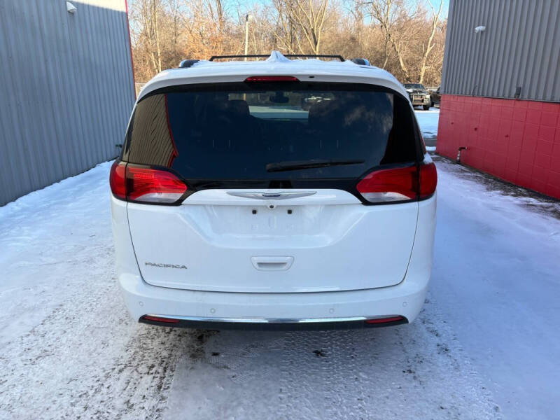 2019 Chrysler Pacifica Touring L