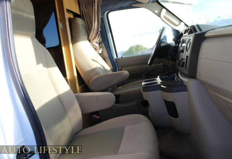 2014 Ford E-Series E-450 SD