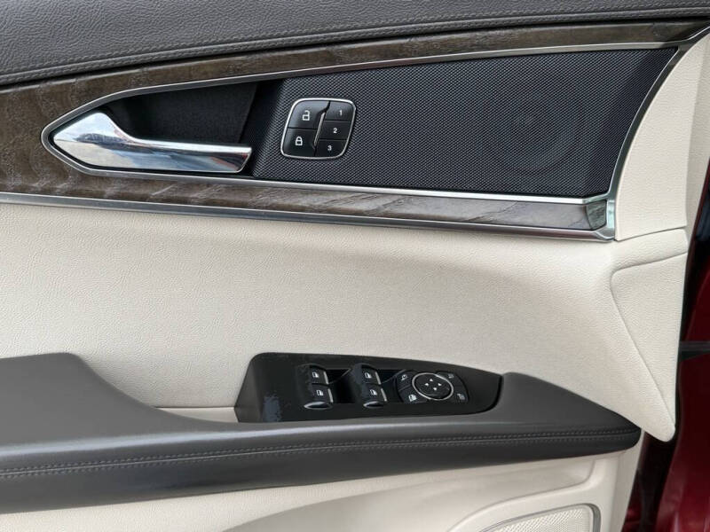 2019 Lincoln Nautilus Select