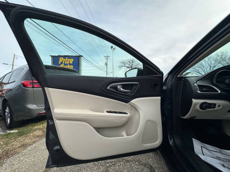 2016 Chrysler 200 Limited Platinum