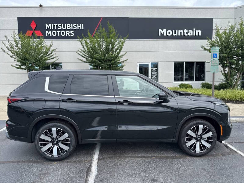 2025 Mitsubishi Outlander SE