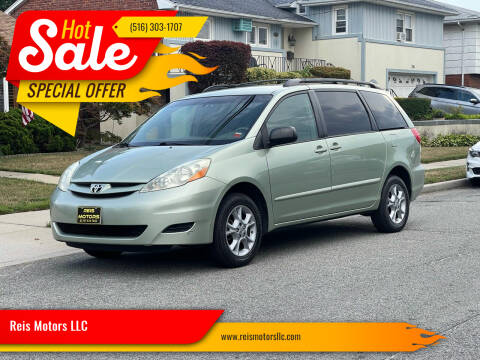 2006 Toyota Sienna for sale at Reis Motors LLC in Lawrence NY