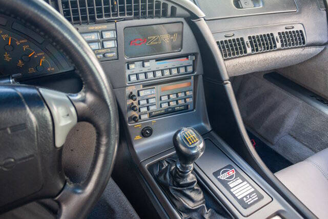 1990 Chevrolet Corvette 29