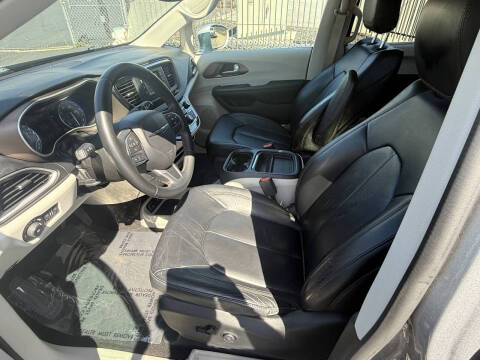 2017 Chrysler Pacifica Touring Plus