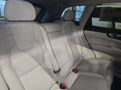 2022 Volvo XC60 Recharge T8 Inscription