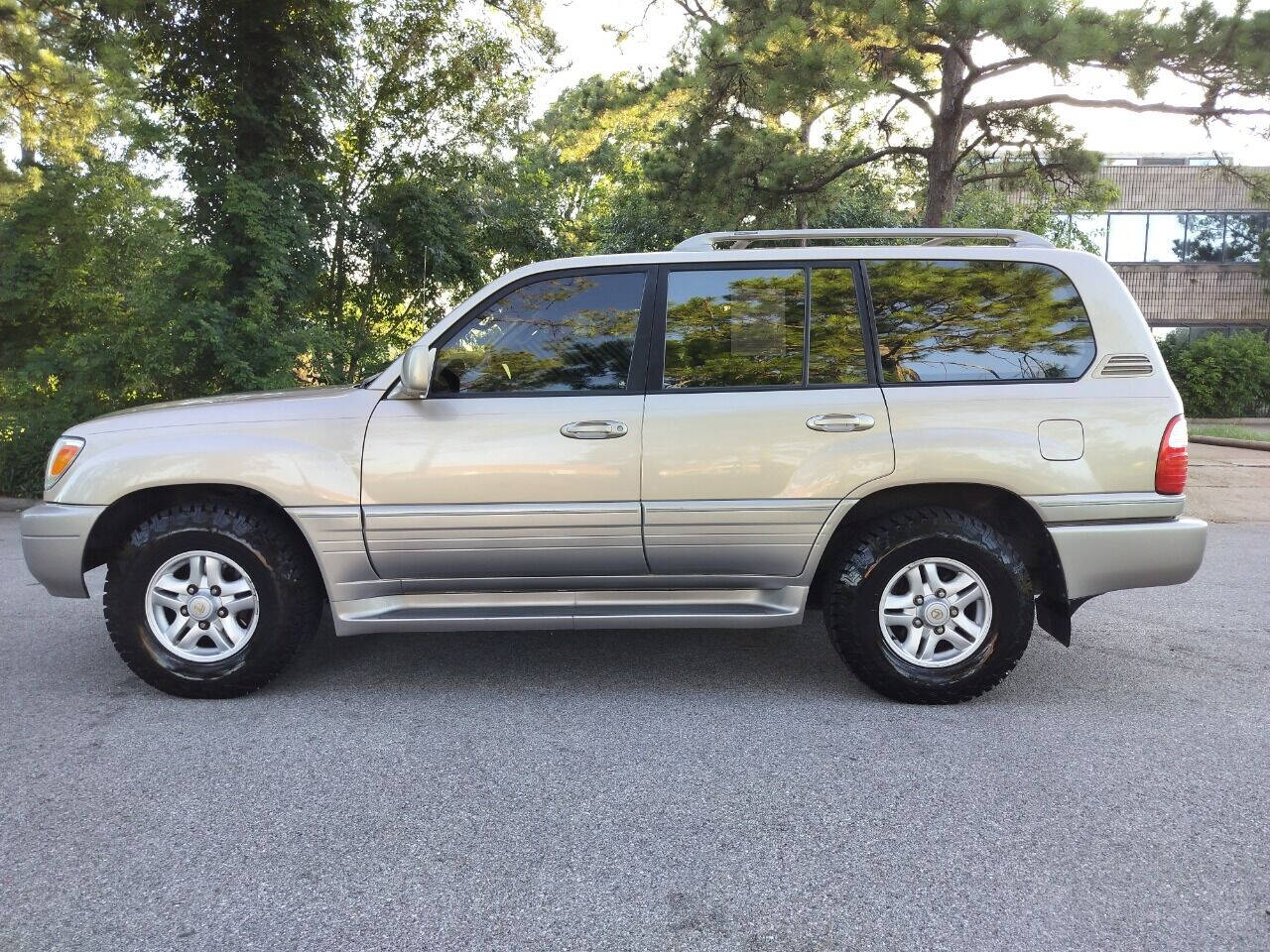 2000 Lexus LX 470 for sale at Affordable Auto Plex in Houston, TX