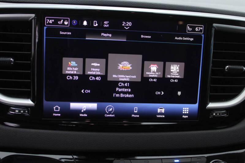 2024 Chrysler Pacifica Touring L