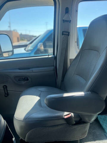 2005 Ford E-Series E-250