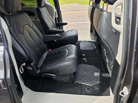 2017 Chrysler Pacifica Touring-L