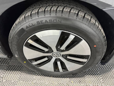 2016 Volkswagen e-Golf SE