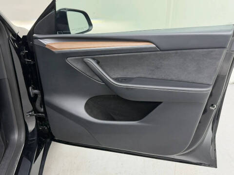 2025 Tesla Model Y Long Range