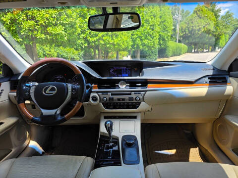 2013 Lexus ES 300h