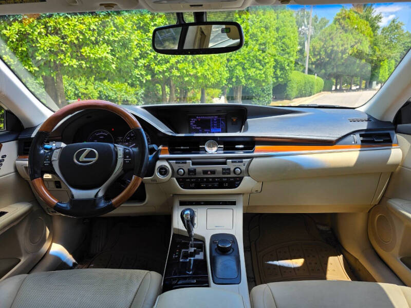 2013 Lexus ES 300h