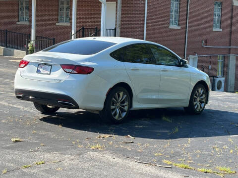 2016 Chrysler 200 S