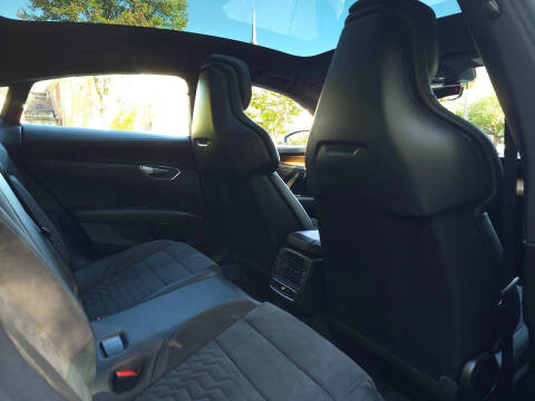 2023 Audi e-tron GT quattro Premium Plus