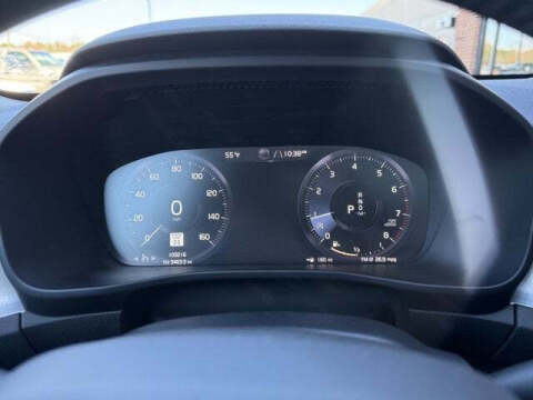 2020 Volvo XC40 T5 Momentum