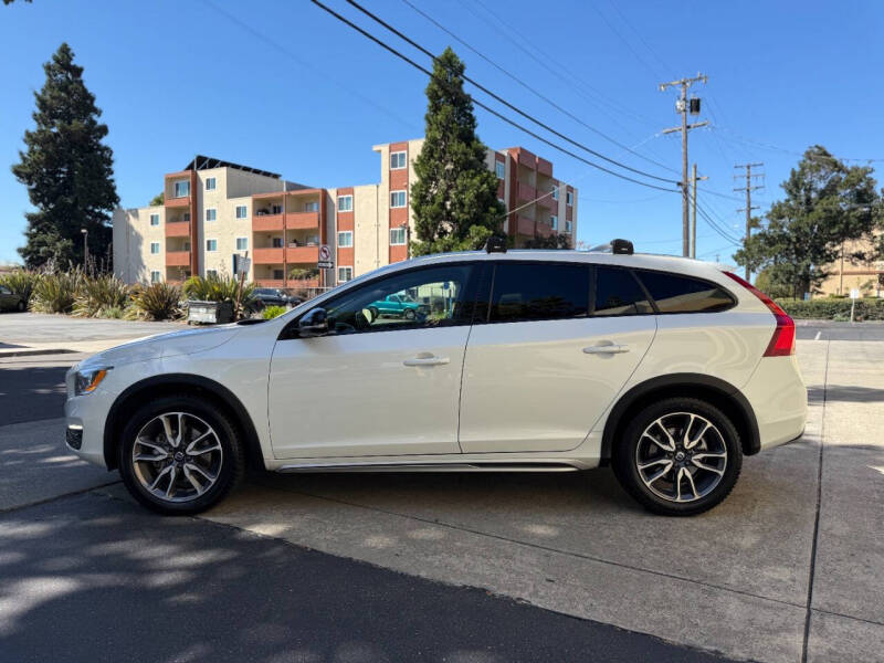 2016 Volvo V60 Cross Country T5