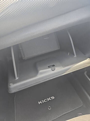 2020 Nissan Kicks S