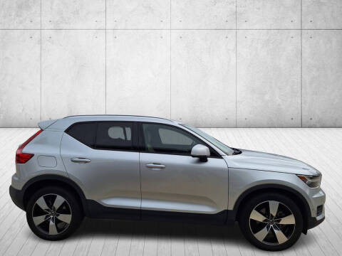 2019 Volvo XC40 T5 Momentum