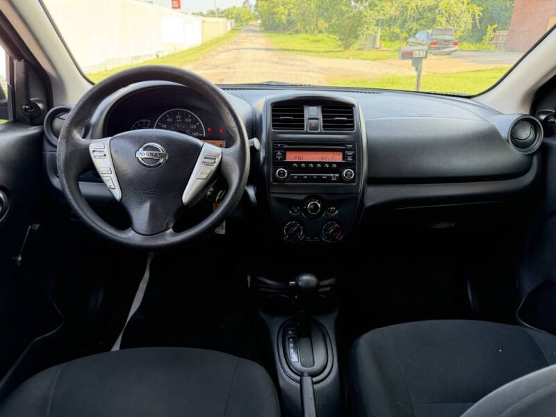 2015 Nissan Versa 1.6 SV