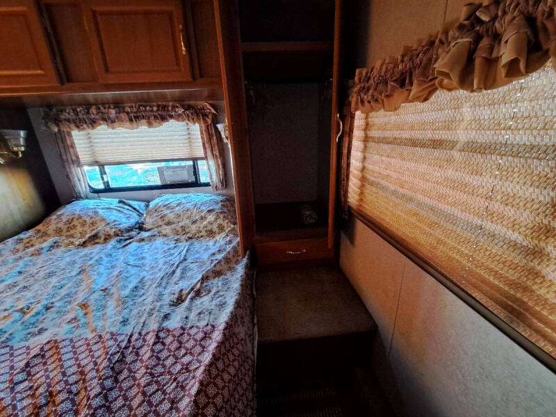 2001 Ford E-Series E-450 SD