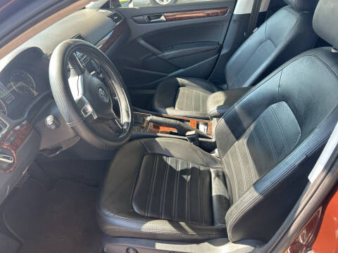 2012 Volkswagen Passat SEL