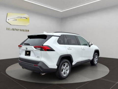 2022 Toyota RAV4 Hybrid XLE