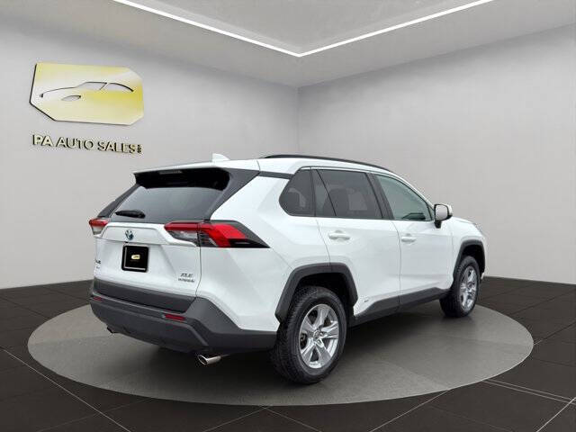 2022 Toyota RAV4 Hybrid XLE