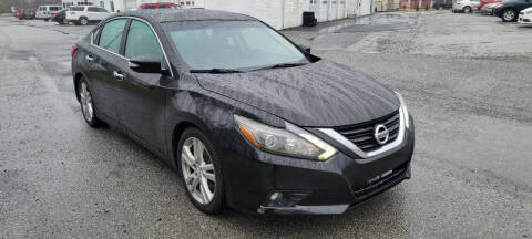 2017 Nissan Altima for sale at WEELZ in New Castle DE