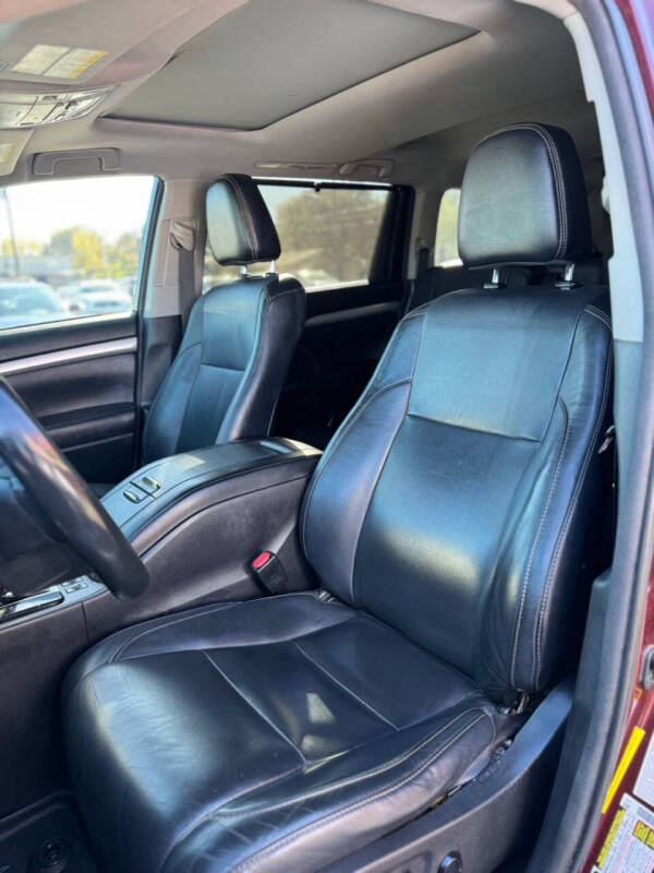 2017 Toyota Highlander SE