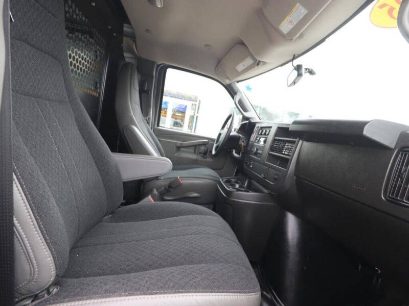 2025 GMC Savana 2500