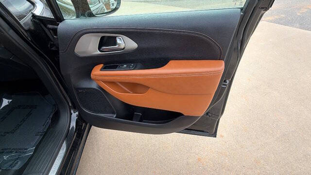2024 Chrysler Pacifica Plug-In Hybrid Pinnacle