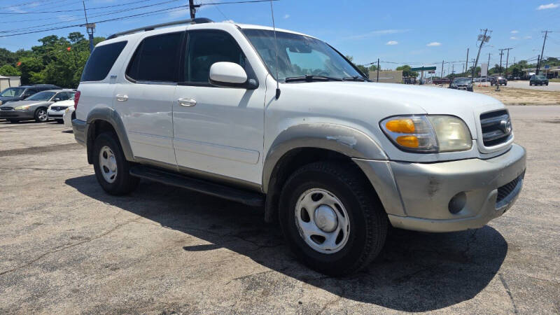 2004 Toyota Sequoia SR5