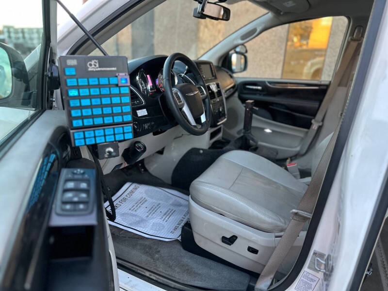 2012 Chrysler Town and Country Touring