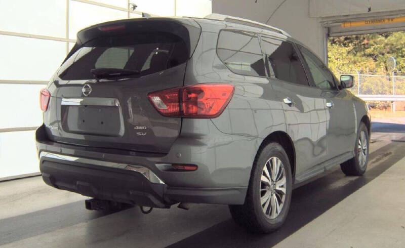 2019 Nissan Pathfinder SV