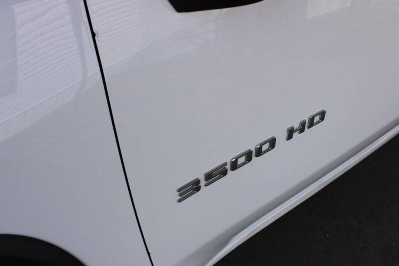 2023 Chevrolet Silverado 3500HD CC