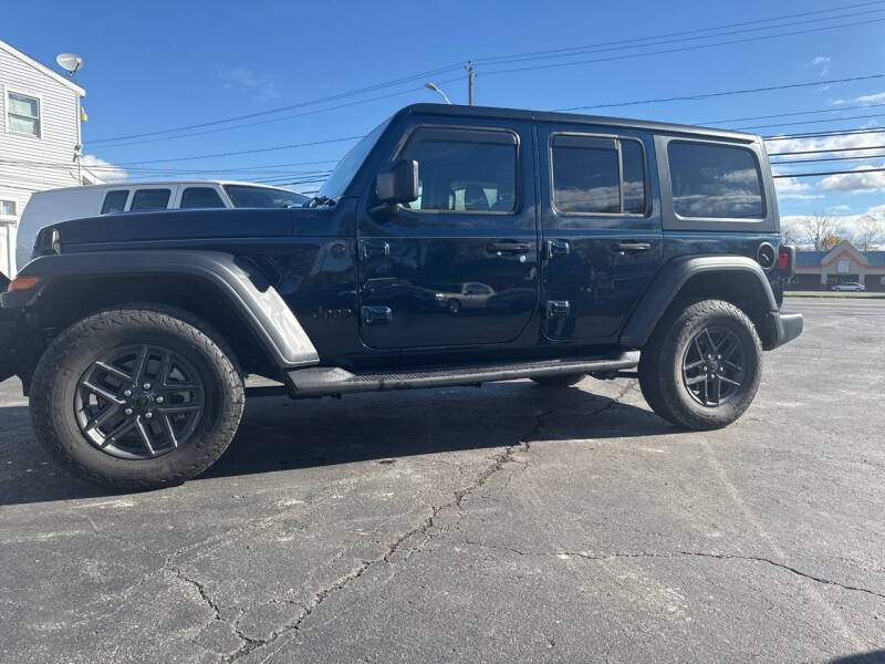 2025 Jeep Wrangler 4-Door Sport S's photo