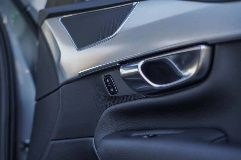 2018 Volvo XC90 T5 Momentum 7-Passenger