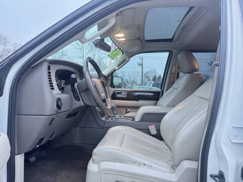 2016 Lincoln Navigator Select