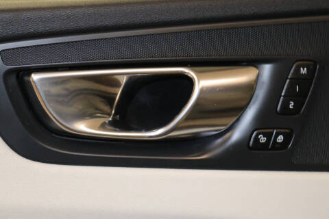 2019 Volvo XC60 T5 Momentum