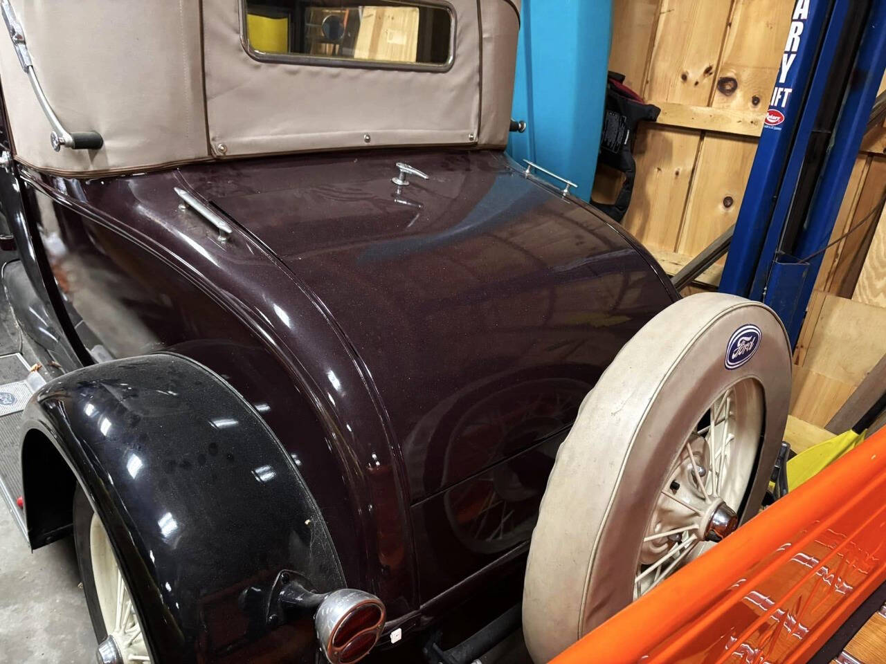 1929 Ford Model A 4
