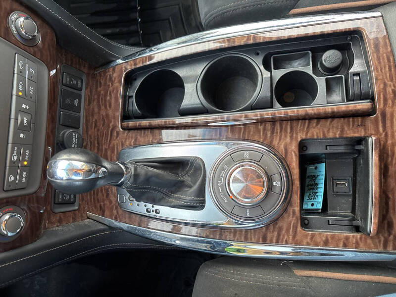 2017 Nissan Armada SV